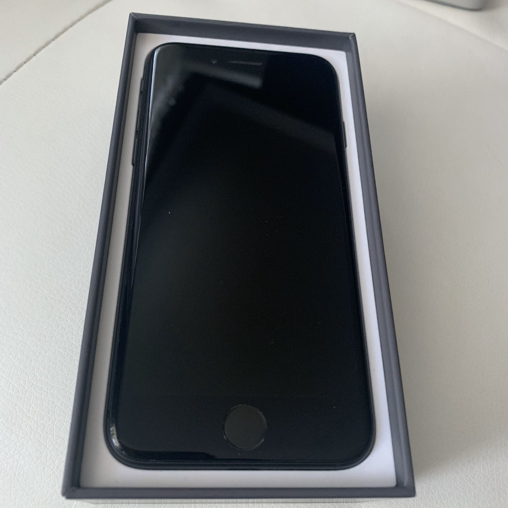 New Condition, Unlocked, 64gb, Apple IPhone 8, Space Grey