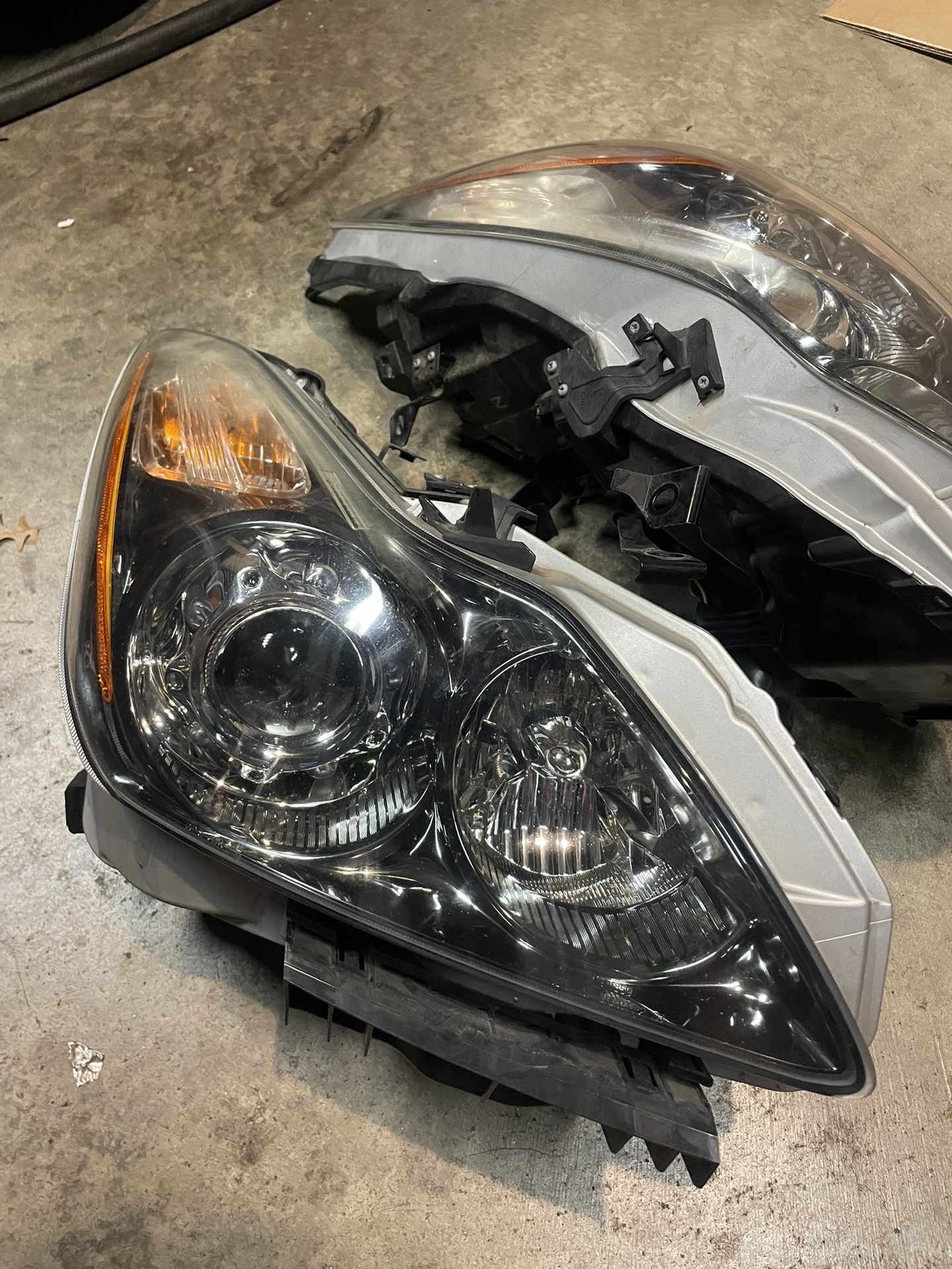 G37s coupe oem headlights 