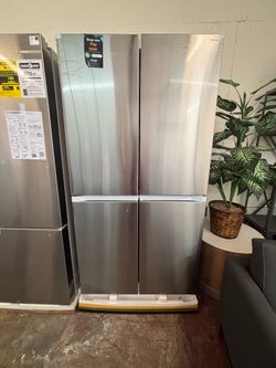 Samsung 23 cu. ft. Counter Depth 4-Door French Door Refrigerator
