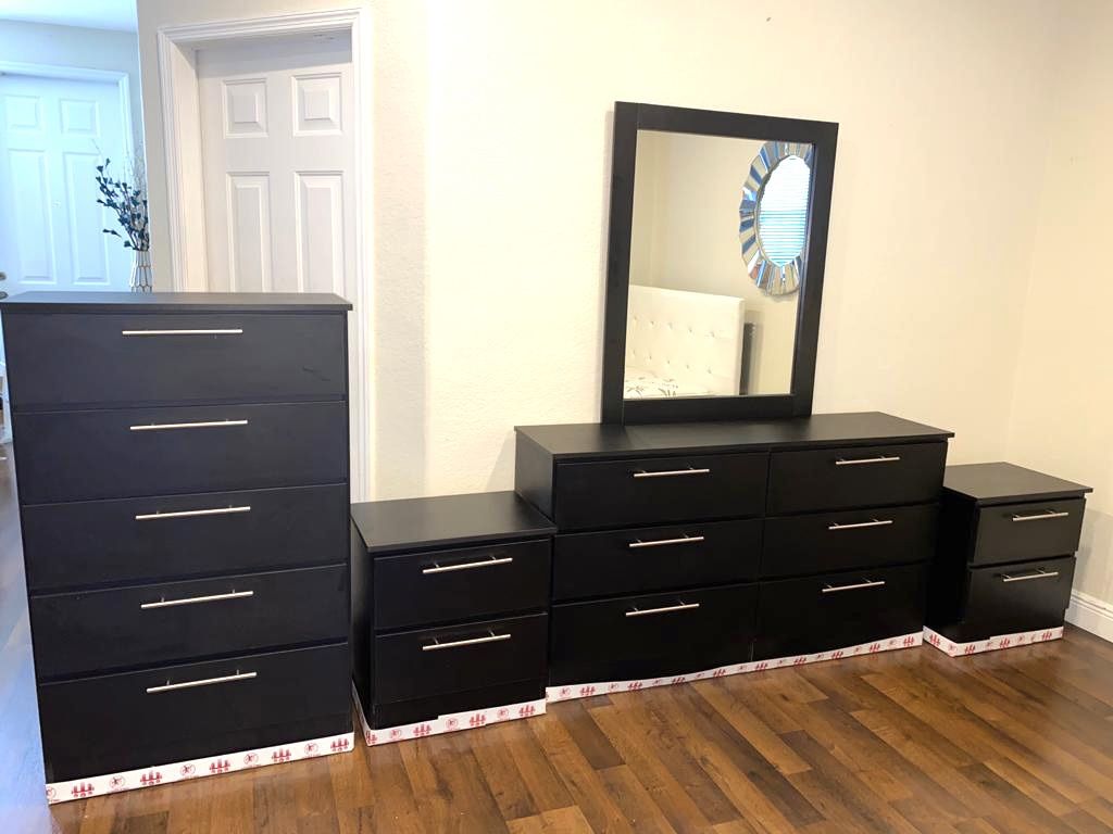 New Mirror Dresser Chest And 2 Nightstands 