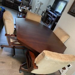 Diner Table With Four Chair