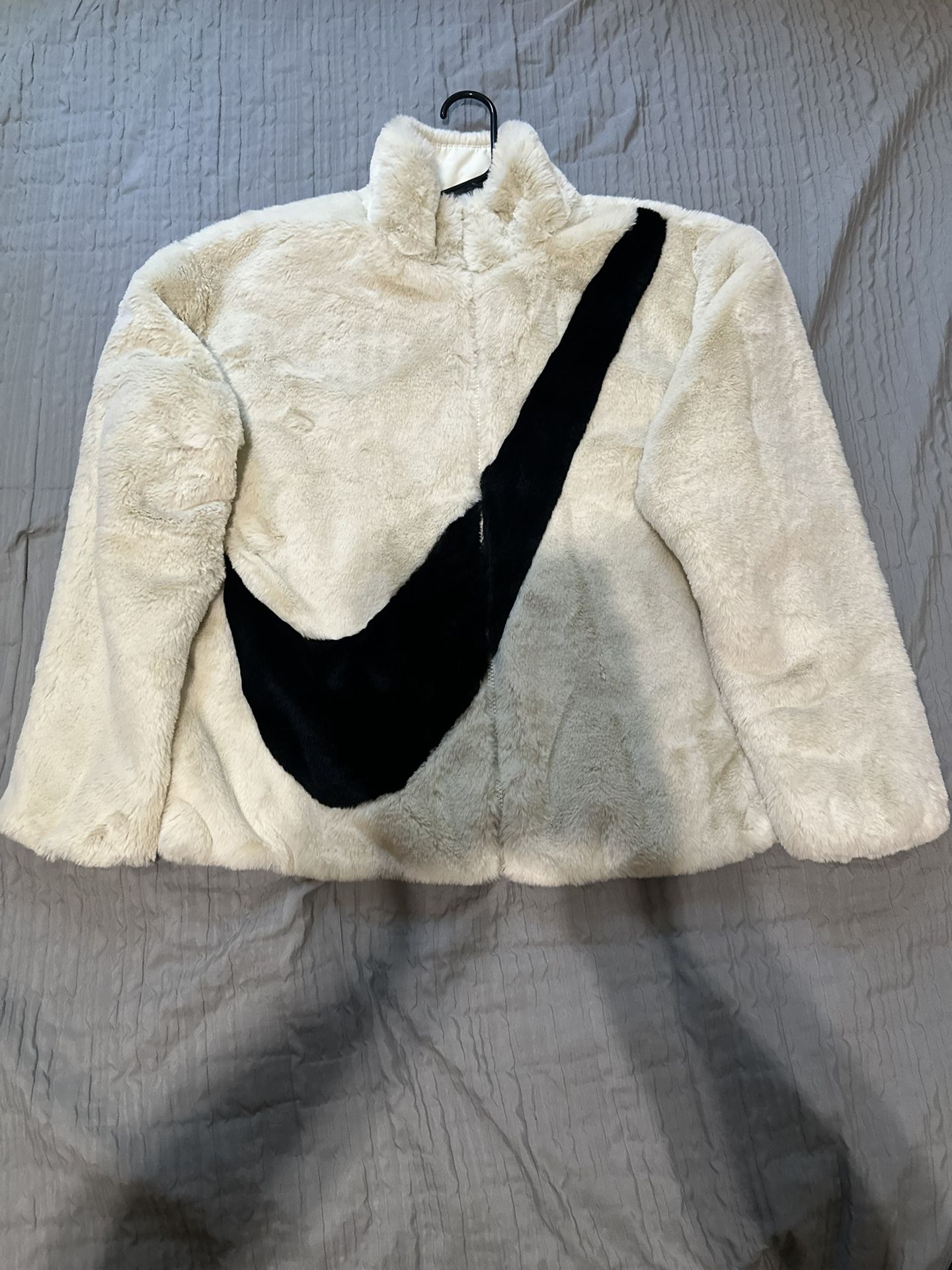 Nike Sportswear New Faux Fur Jacket Fossil White Black Womens Size S