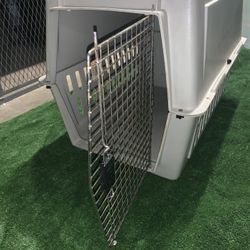 Large Pet dog Carrier Works Great 