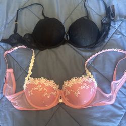 2 Victoria’s Secret Bras – Size 36B