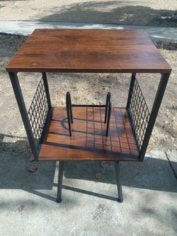 !! Magazine  Rack End Table