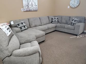 Newellen Platinum Sectional Couch W Chaise Color Options Only $39 down payment 👉 Please ask Jon Green for a discount when you arrive!