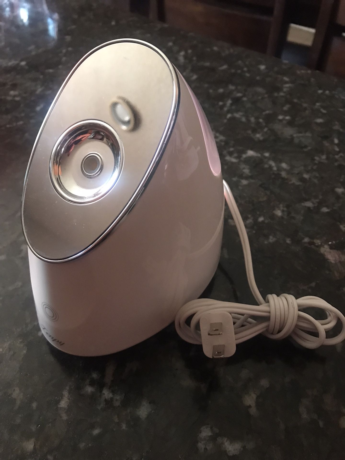 Facial steamer