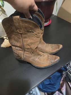 Size 7 women's cowboy boots