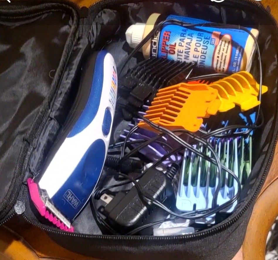 Wahl Color Pro Cordless Rechargeable Hair Clipper and Trimmer kit $20 In Cerritos Pick Up Now. Moving Must Go