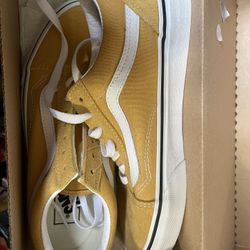 Mustard Vans Size 5.5 Men’s 