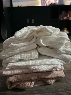 12 Muslim swaddles
