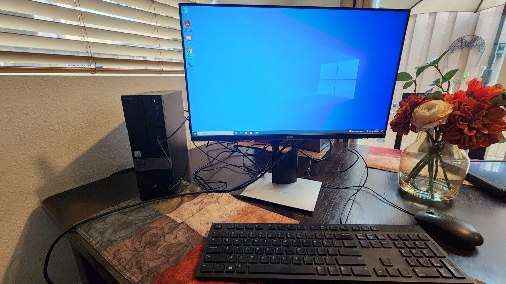 3 Desktop Computers Dell Windows 10 $300 Each Or $800 For All Of Them 