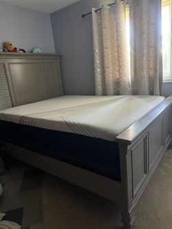 Bedroom set