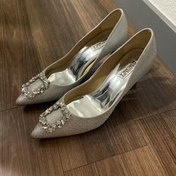 Badgley Mischka Silver Kitten Heels - Size 9