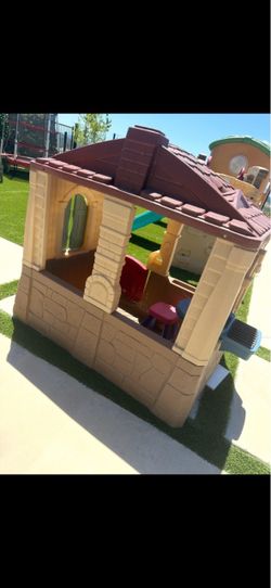 Kids Outdoor Playhouse with Kitchen – Good Condition