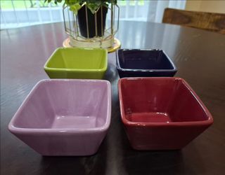 Set of 4 retired Pampered Chef Simple Additions Small Square Bowls