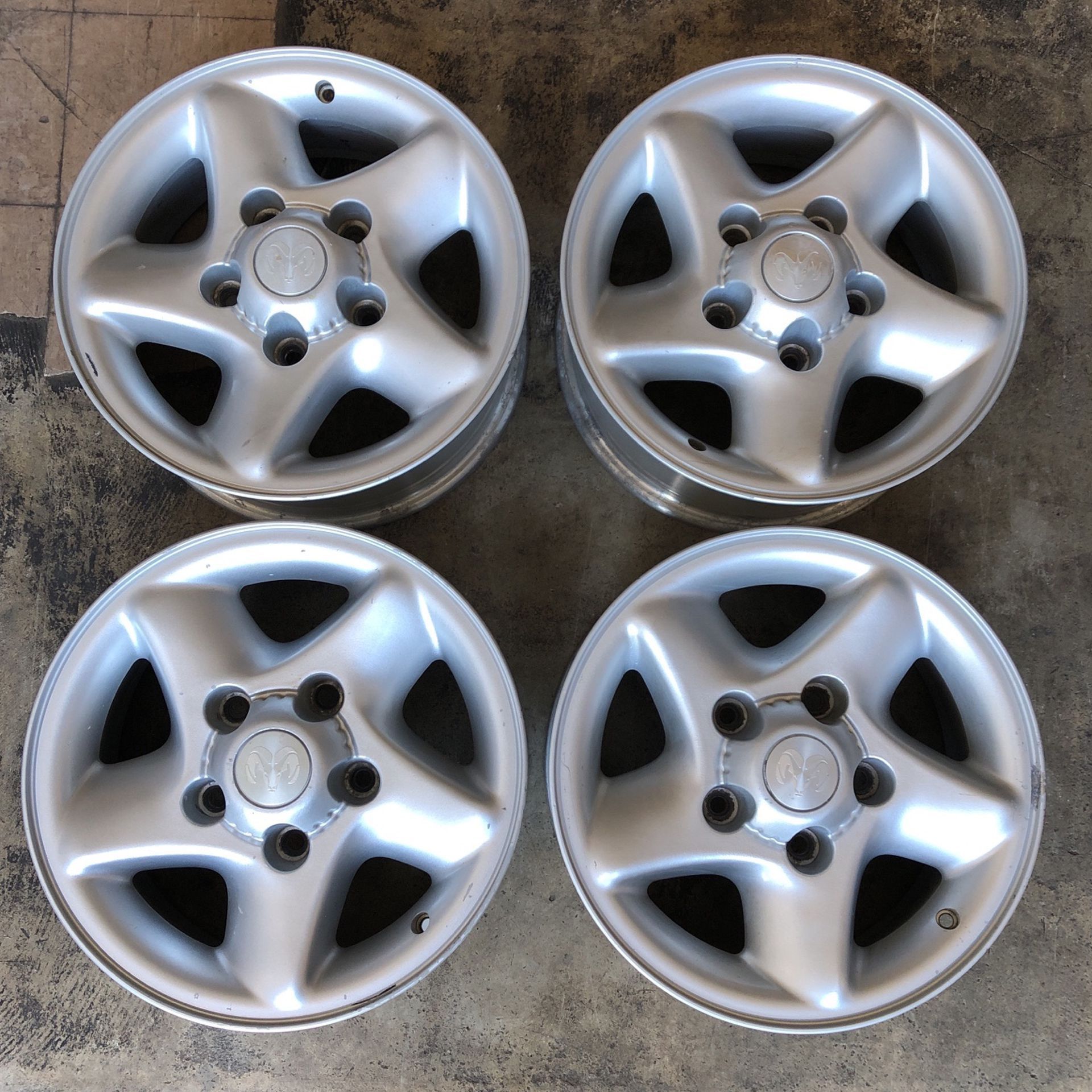 Dodge RAM Sport Edition 16“ Factory Rims 1500 Truck OBS Wheels