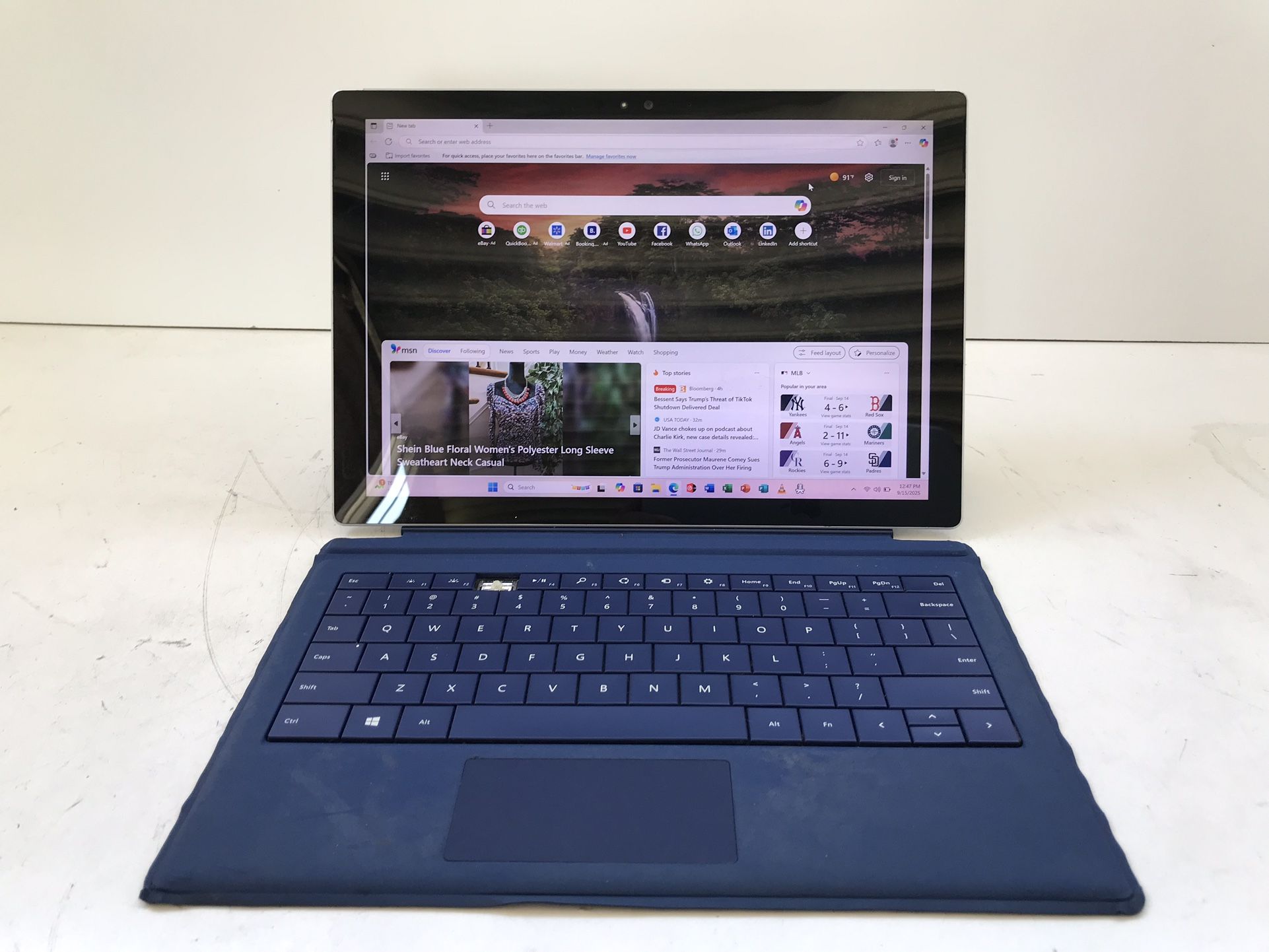 **Microsoft Surface Pro 4 w/Microsoft Office Suite* *Windows 11 Pro. Full Activate. * Price $90