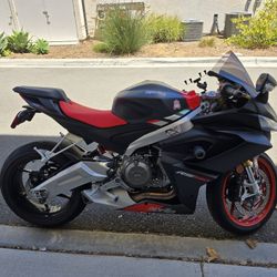 2022 Aprilia RS660