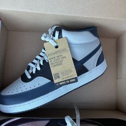 Brand new Men’s 10.5 Nike 