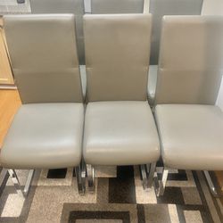 Beautiful 6 Chairs 🪑 For sale 