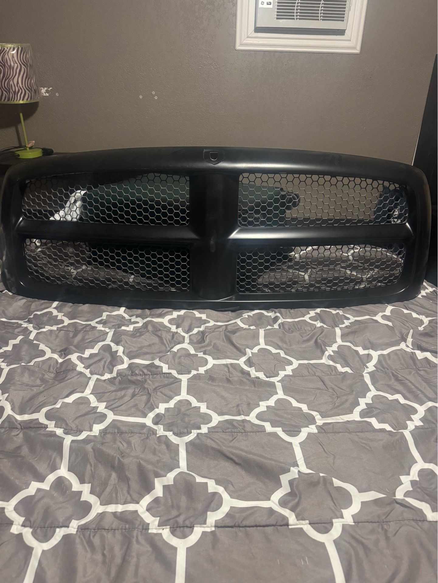 DODGE RAM GRILLE