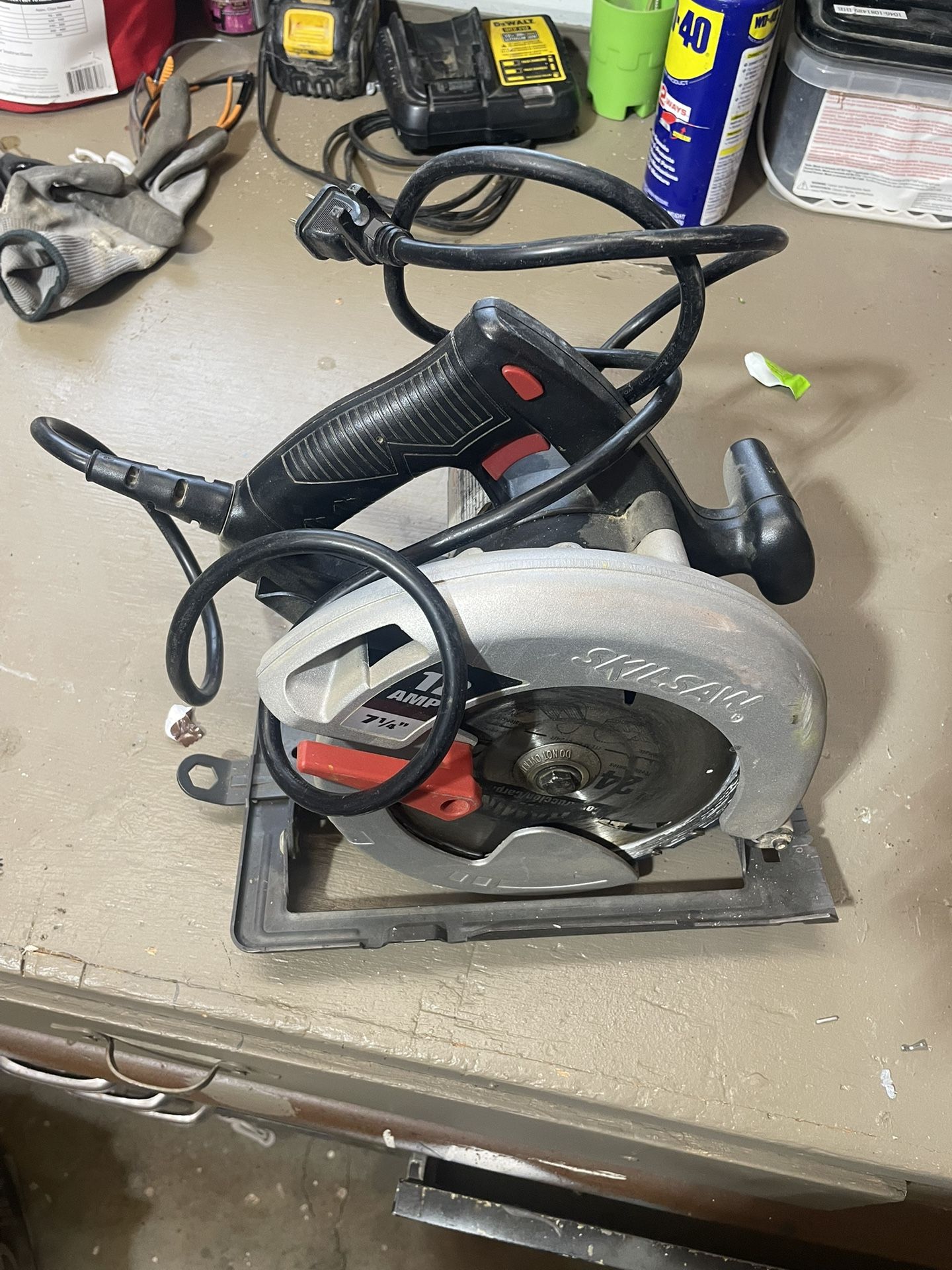 Left Handed Circular Saw. 12 Amp.