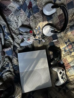 Xbox One S With Accessories 