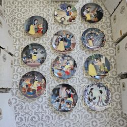 Disney's Snow White 11 Plate
Collector Set
