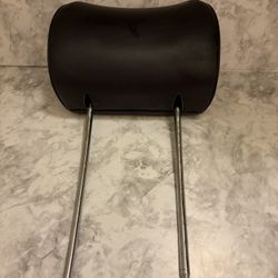 W123 Front Headrests (Black)