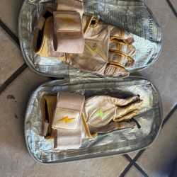 Bruce bolt  batting gloves 
