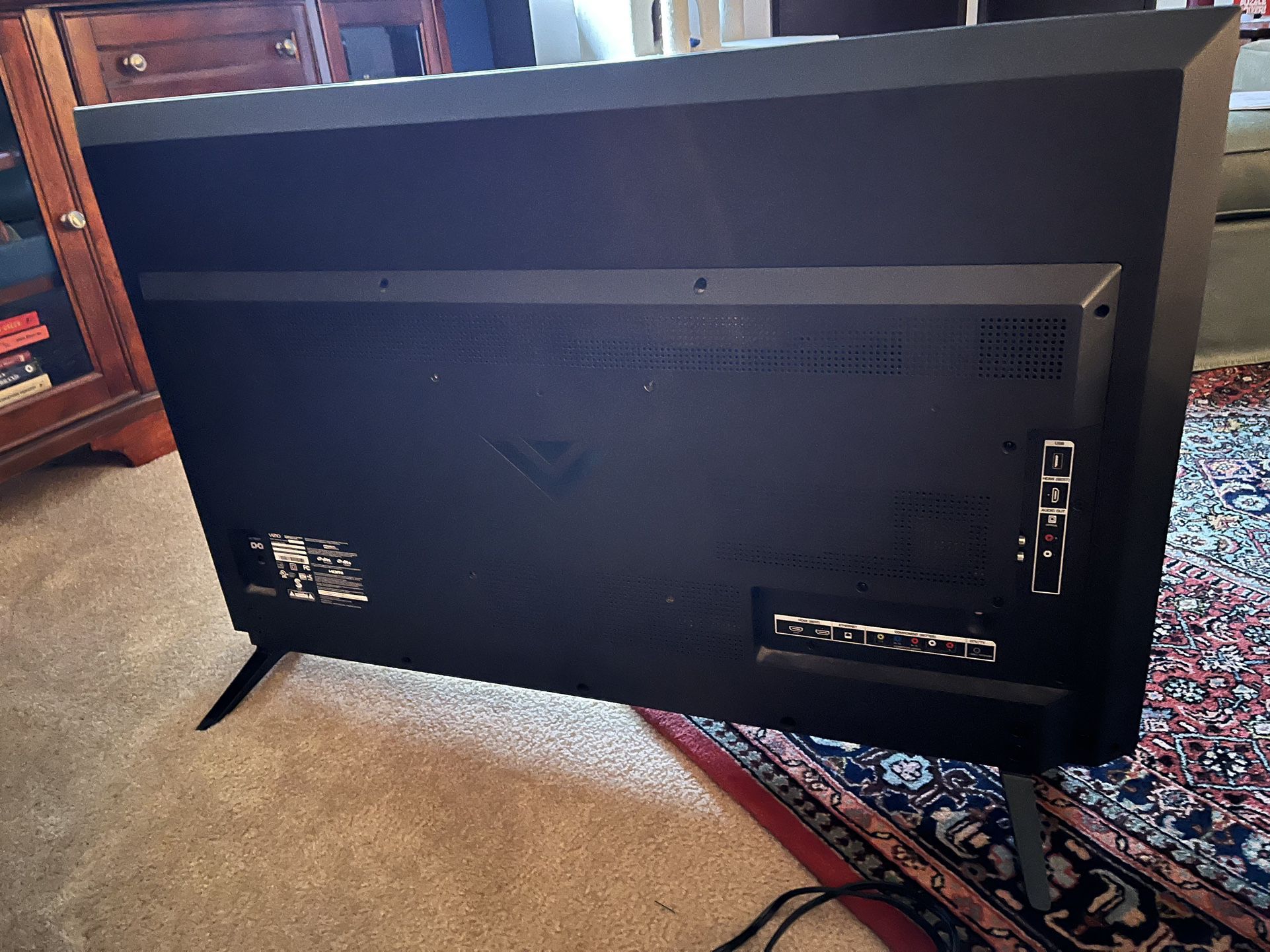 42 Inch Vizio TV. Great Add for Superbowl Viewing for Sale in Puyallup