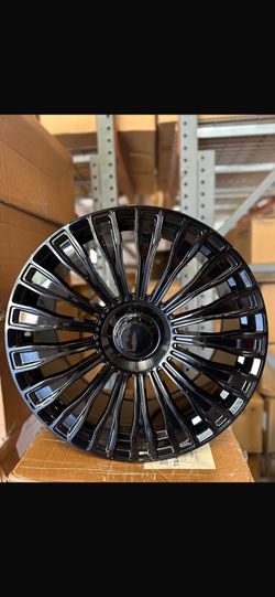 A Set Of 4 Maybach Mercedes Wheels