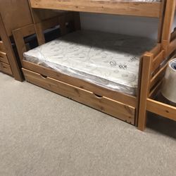 Twin Full Bunkbed with Trundle