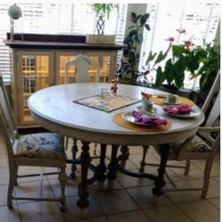 Dining Table  6 Chairs, 4 Leaves, And Hutch 