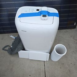 TOSHIBA  10000 BTU PORTABLE AIR CONDITIONER WITH REMOTE