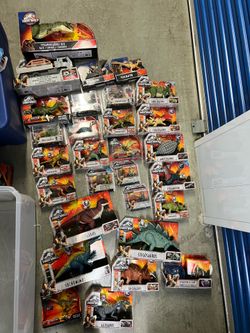 Jurassic world dinosaurs and vehicle lot 40 figures