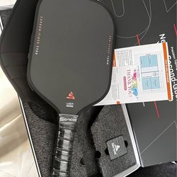 Paleta de pickleball de fibra de carbono termoformada