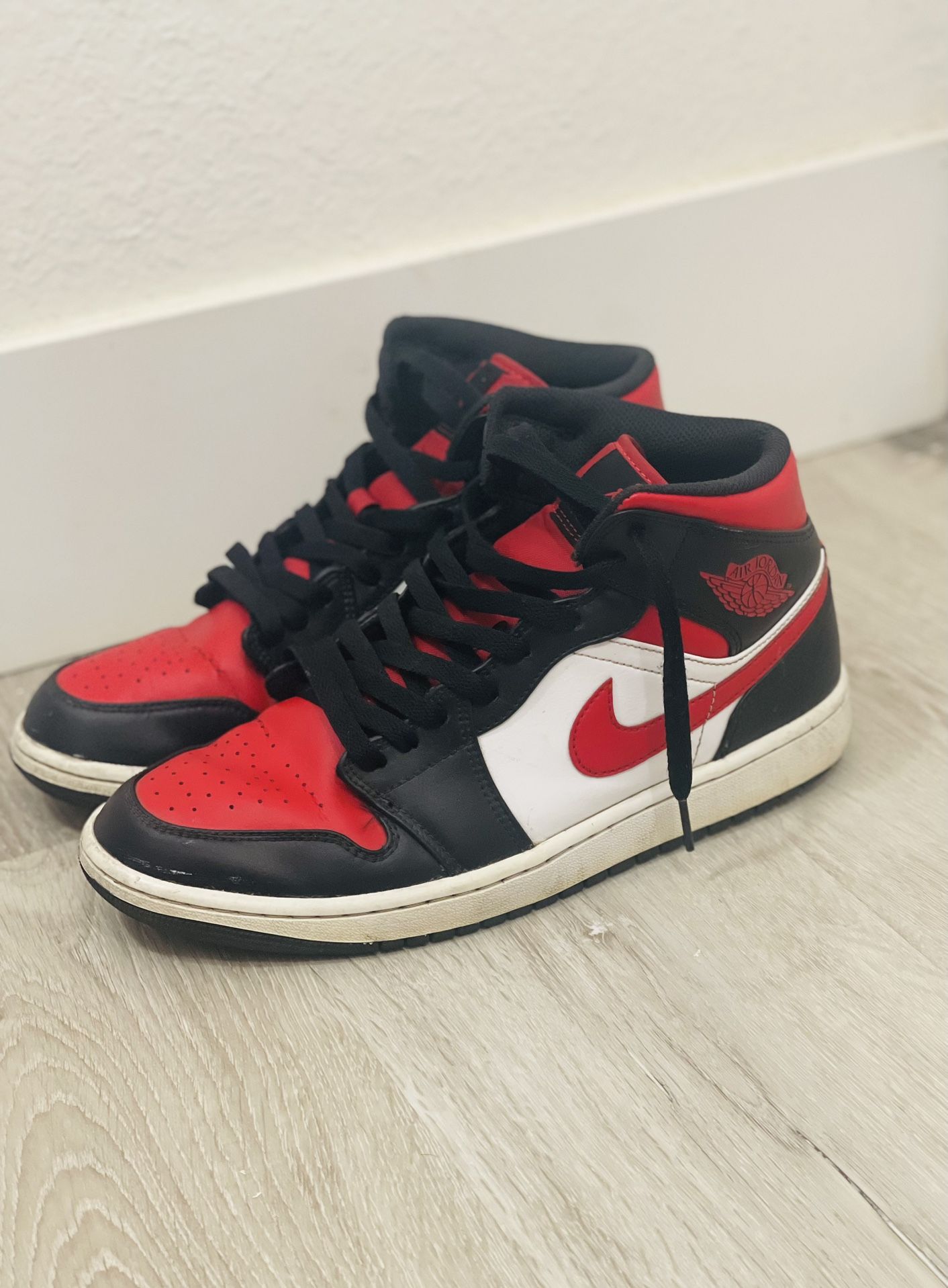 Jordan 1 Mid