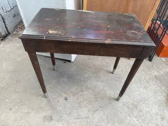 Piano bench