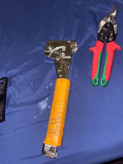 Hammer Tacker and Milwaukee Aviation Snips Set