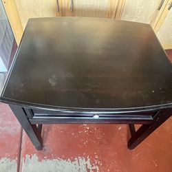 2 Side Tables 