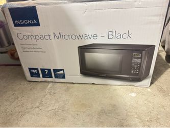 Insignia 7 cu microwave oven