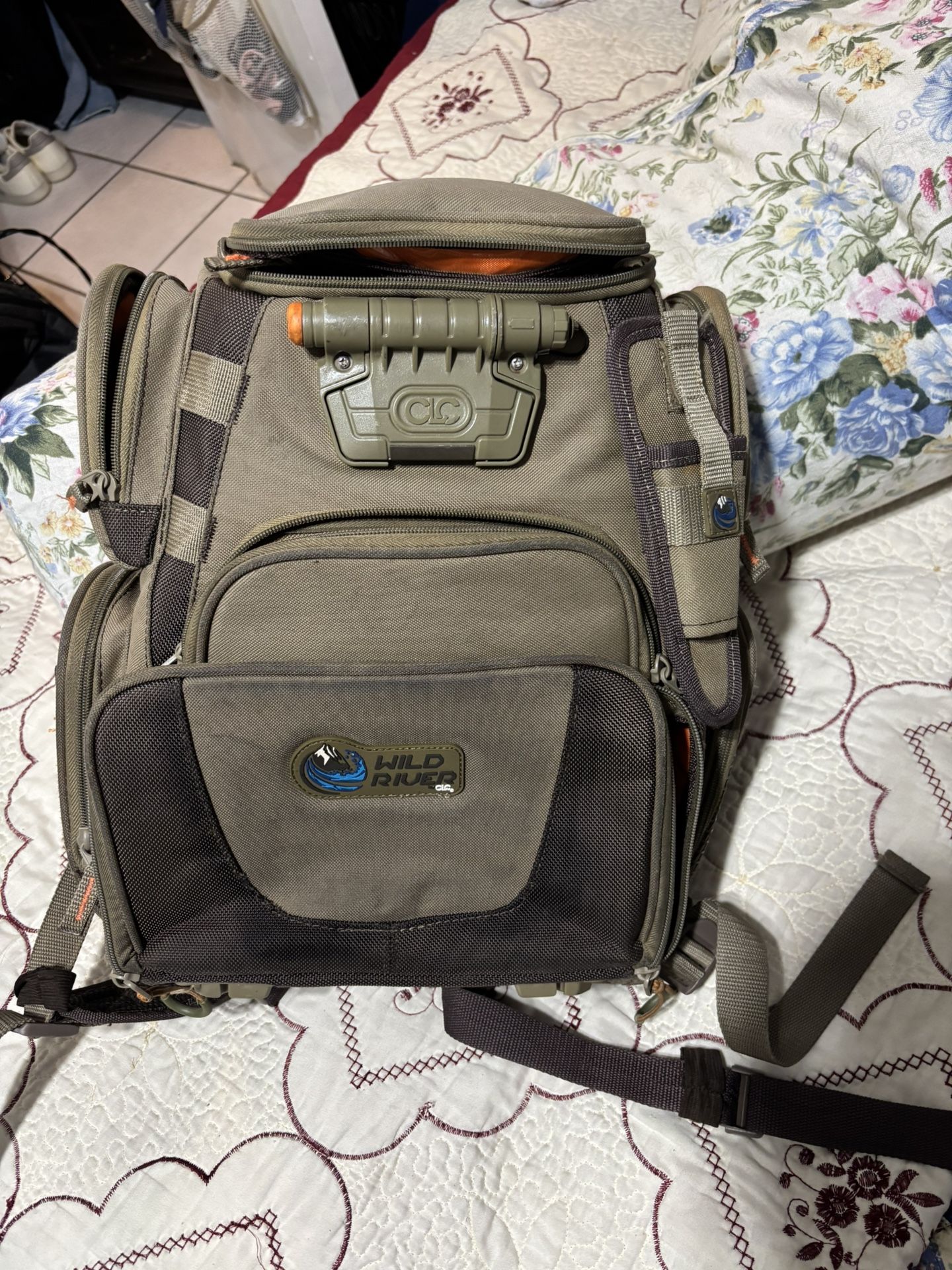 Wild River Small Tackle Backpack – Good Condition