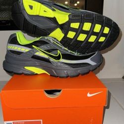 Nike Shoes Size 10