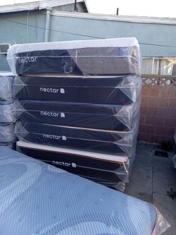 Nectar Mattress 

Nectar Premier queen Size - 13" Thick Memory foam mattress 

Brand new mattress 

Delivery available 