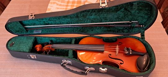 Suzuki 220 violin 3/4 size - used