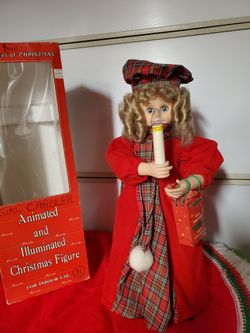 Vintage Animated Caroler