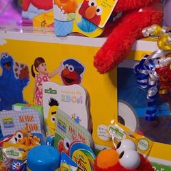 Lalalalala Elmo's World.... Elmo Easter Basket $60