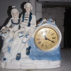 Vintage Porcelain George And Martha Washington Quartz Mantel Clock